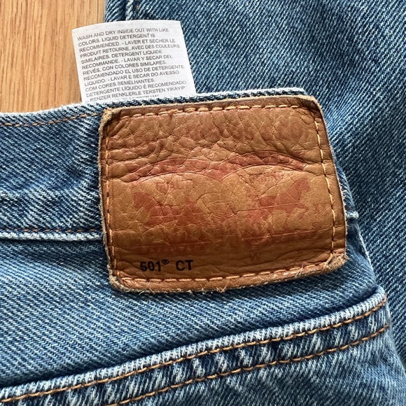 Slouchy mid rise vintage Levi’s - Picture 2 of 6